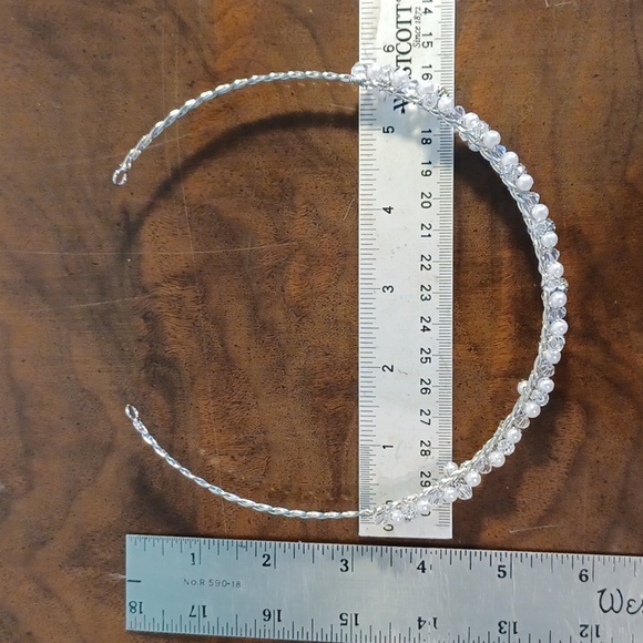 NEW. Bridal Headwear / Bride Wedding accessory 5724 - Picture 8 of 8